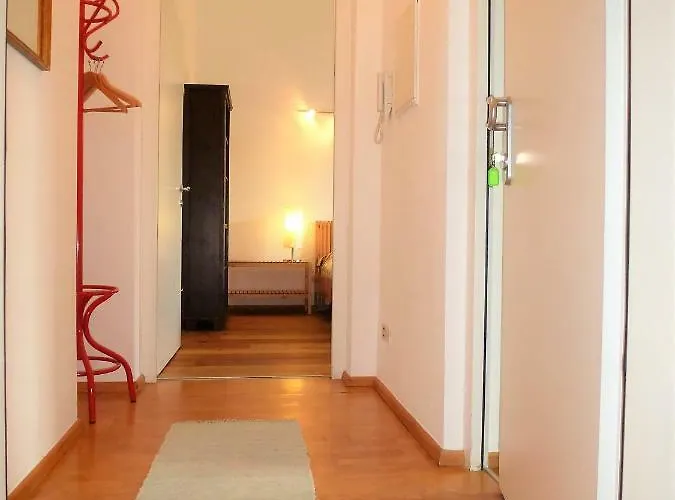 Lovely, With Balcony Lägenhet *