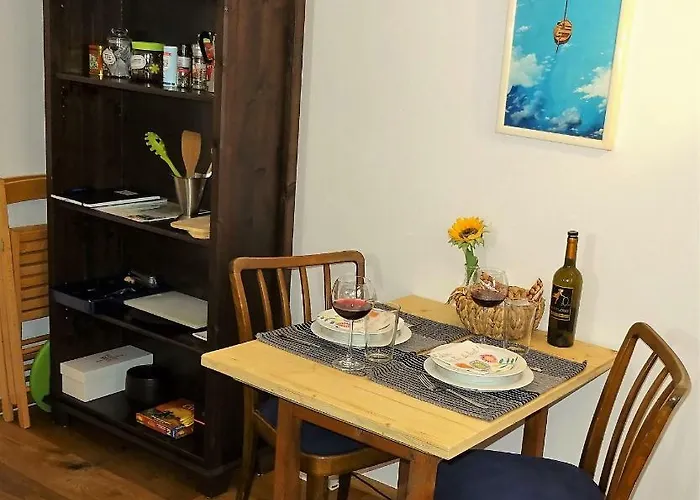 Lägenhet Lovely, With Balcony *