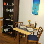 Διαμέρισμα Lovely, With Balcony *